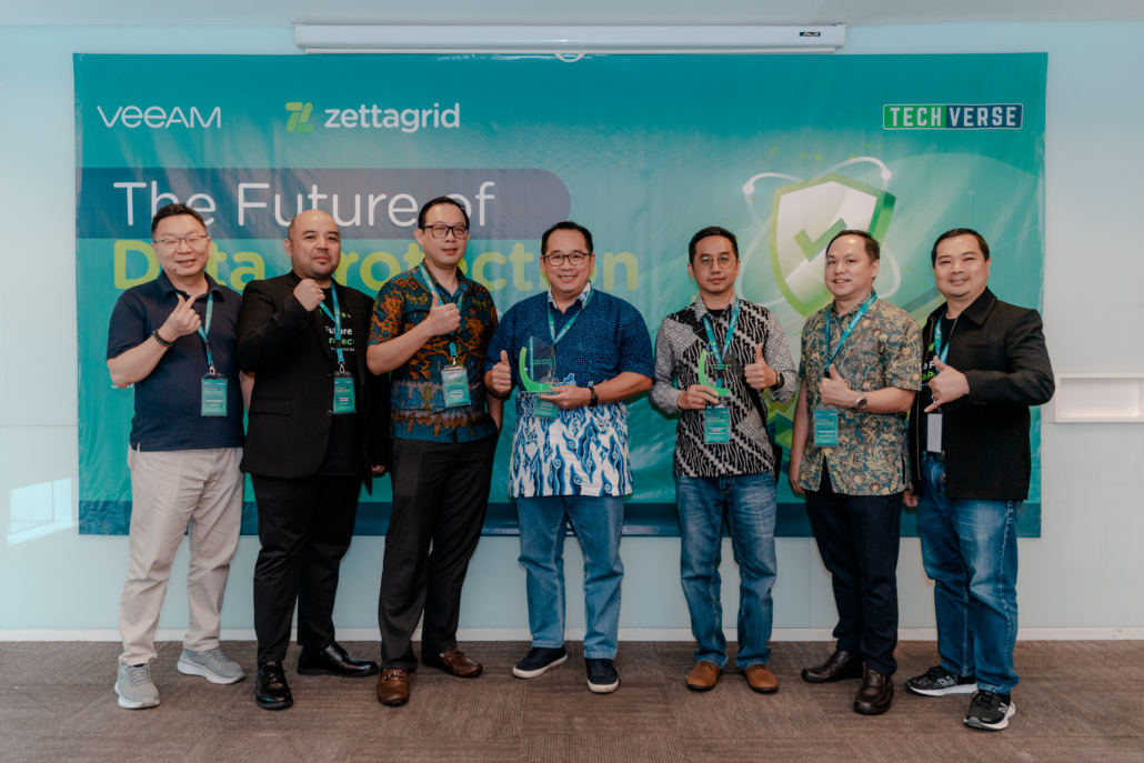 Para pemenang award di Zettagrid Techverse 2023